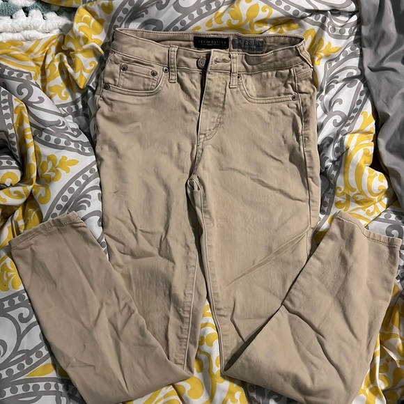 Aeropostale Pants - Aeropostale Khaki high rise pants. Size 0 short